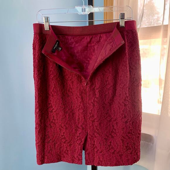 Ann Taylor Burgundy Lace Pencil Skirt Size 10 - Picture 4 of 5